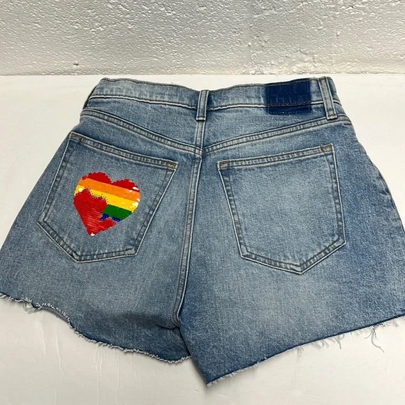 NWT Abercrombie curve love high rise mom shorts.  heart sequin pride shorts 27/4 - Picture 2 of 6